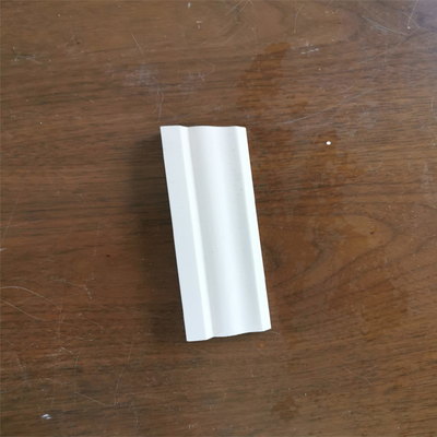 Putih 100% Seluler PVC Dekoratif Casing Moulding Untuk Perumahan